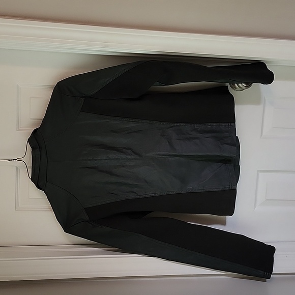 Women's R D Style Black Leather Look Tapered Jacket Size M  NWOT - Picture 3 of 8